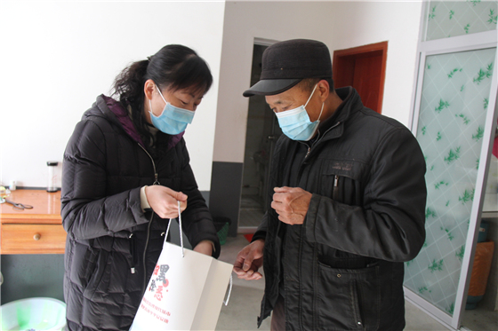 安康市中心血站深入幫扶村開(kāi)展疫情防控工作