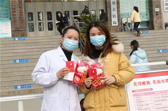 白衣天使獻熱血 眾志成城抗疫情