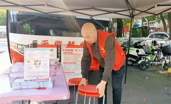 安康李軍，18年獻(xiàn)出“10”個自己……