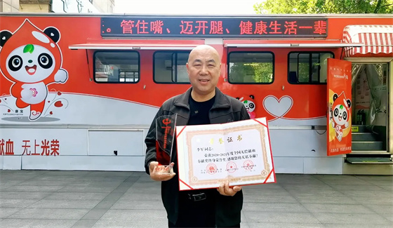 安康李軍，18年獻(xiàn)出“10”個自己……